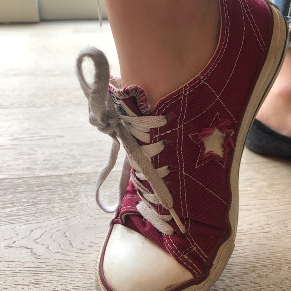 Maroon one star sneakers - Picture 3 of 5